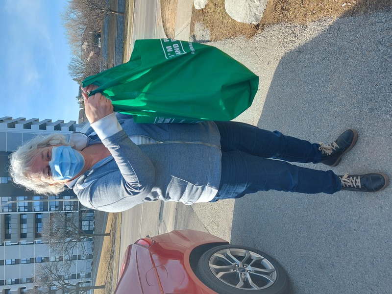 Randomly selected image of volunteers and/or meals